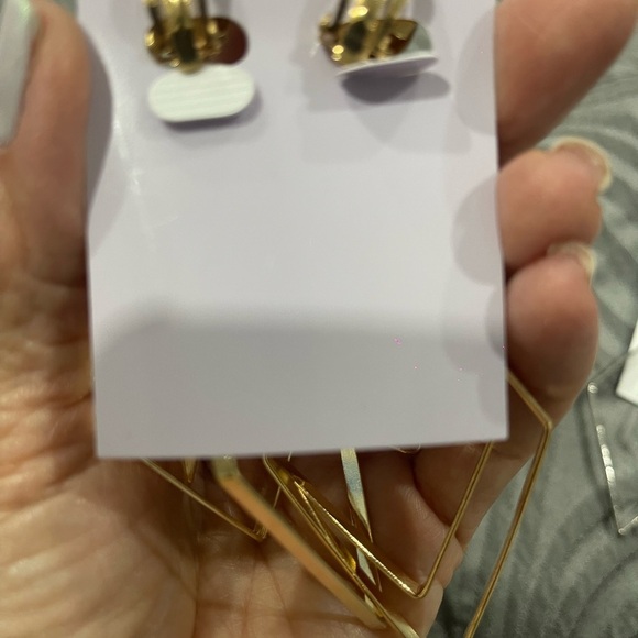 Clip earrings in silver and gold both for the price of one they are new - Picture 4 of 4